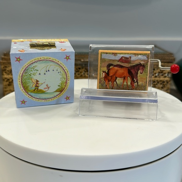 Lot of 2 - Horse/Farm Music Box & Fairy/Ladybug Gift Box - EUC - Camptown Races - Picture 1 of 15